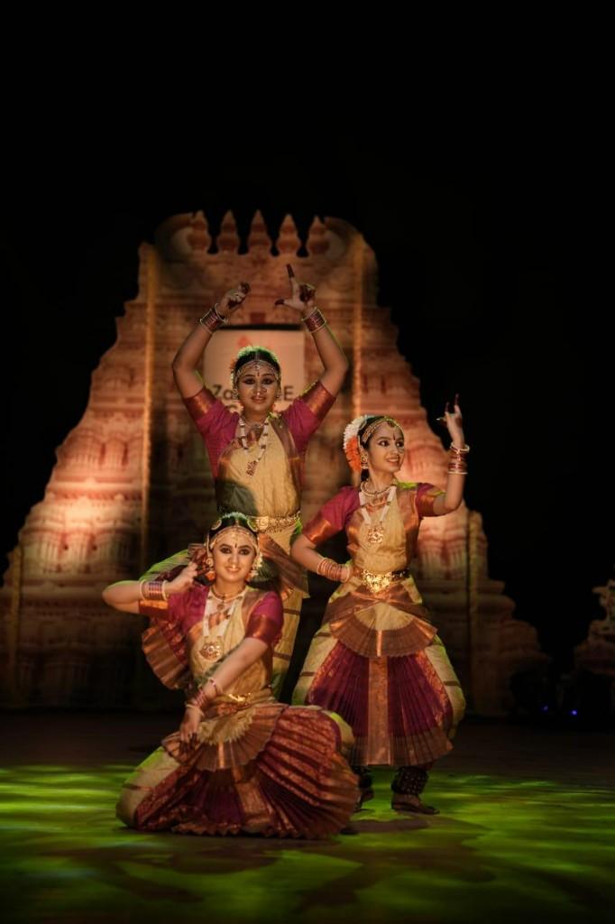Group classical dance performance look with coordinated makeup by Nensi